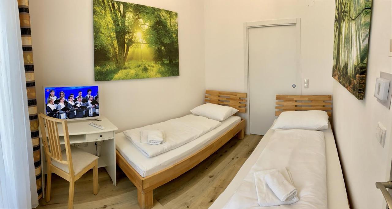 Ajo Central Room - Self-Check-In Vienna Exterior photo